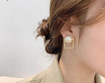 Square Pearl Earring
